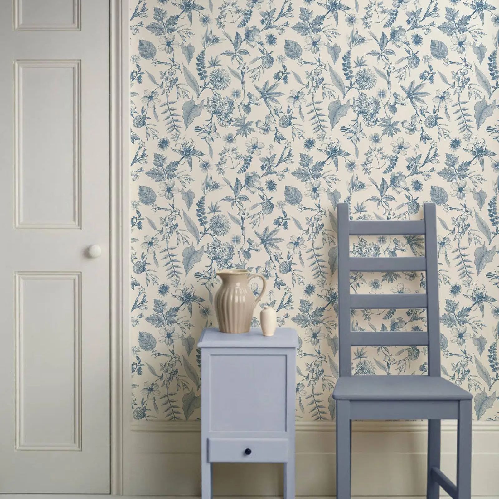 Herbal Wallpaper - Tapeta w stylu wiejskim, fantazyjna, niebiesko-biała,